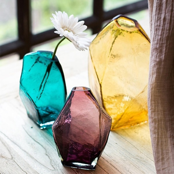 Elegant Design Glass Vases - ApolloBox
