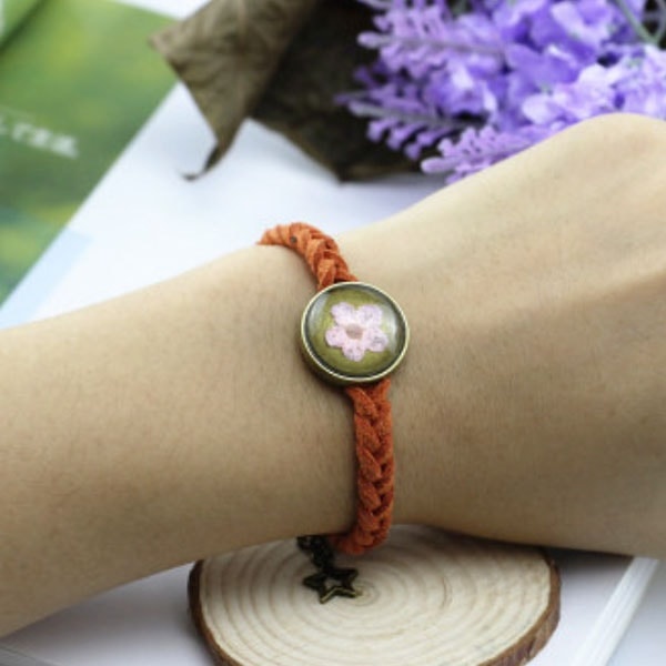 Pressed Flower Bracelet - ApolloBox