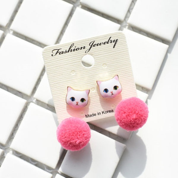 Kitten Pom Pom Earrings - ApolloBox