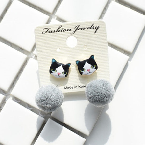 Kitten Pom Pom Earrings - ApolloBox